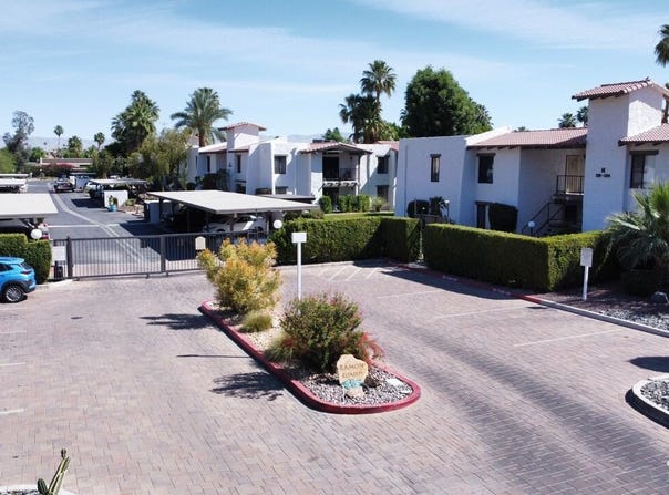 1050 E Ramon Rd, Palm Springs, CA 92264