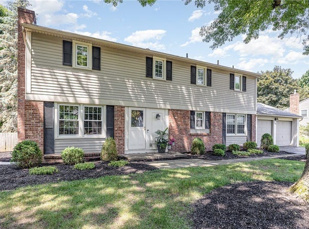 578 Bending Bough Drive, Webster, NY 14580