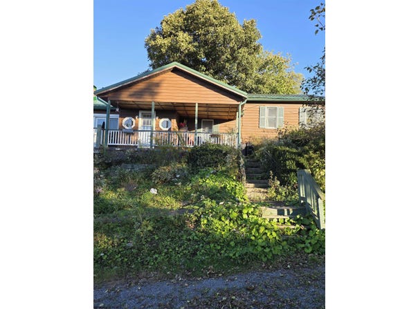 262 Brown Street, Thomas, WV 26292-0000