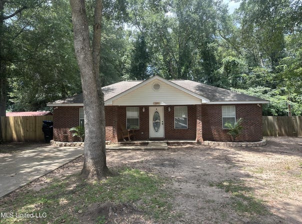 105 Meadow Street, Lucedale, MS 39452