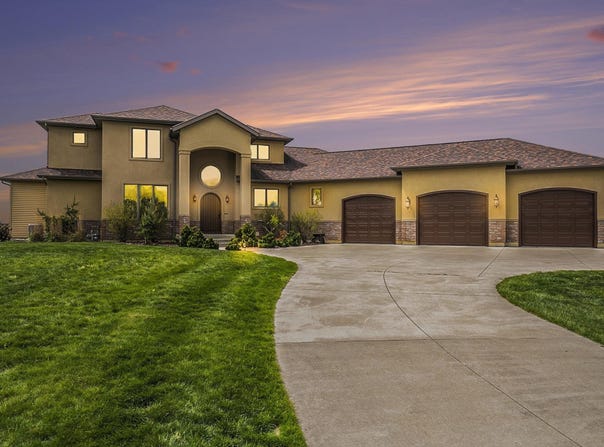 11592 Maple Ridge Drive, Middlebury, IN 46540