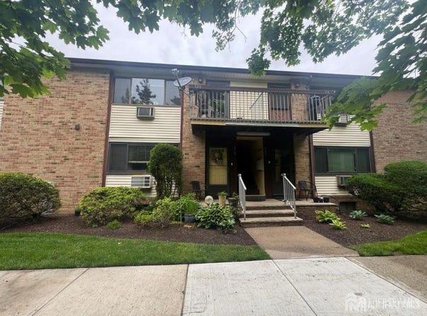 320 Cricket Lane, Woodbridge Proper, NJ 07095
