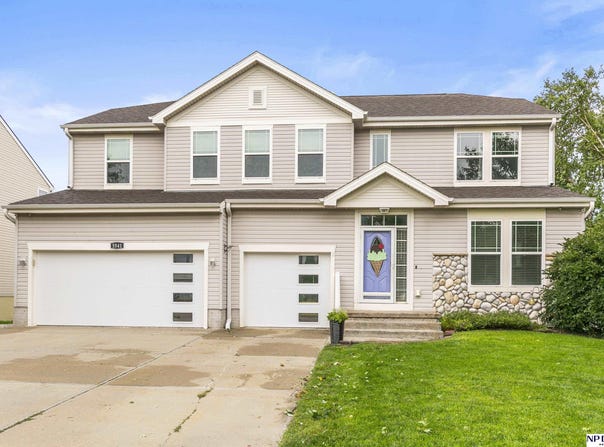 5541 S 161 Street, Omaha, NE 68135