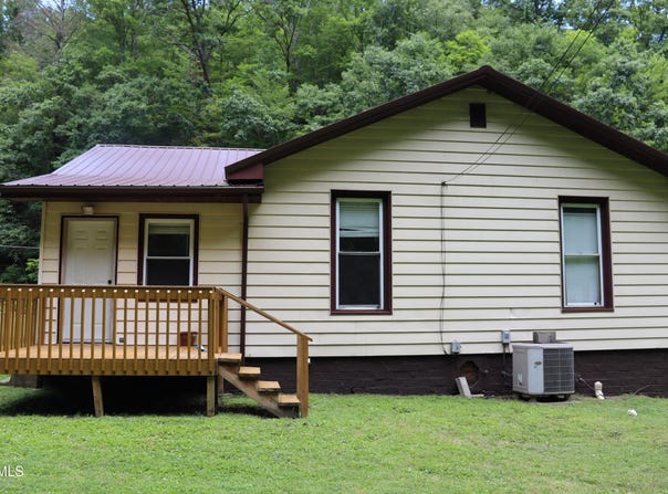 1614 Derby Road, Appalachia, VA 24216