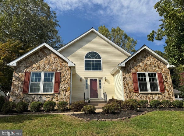 40 VALLEY VIEW Drive, LANGHORNE, PA 19053