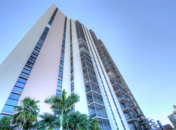 20301 W Country Club Drive, Aventura, FL 33180