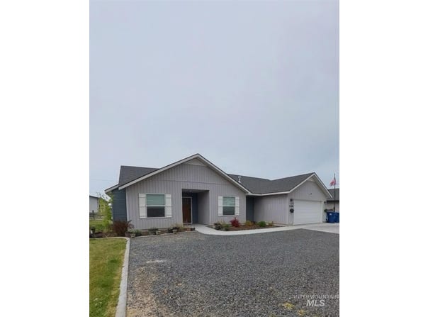 808 Adell Ave, Filer, ID 83328-5340