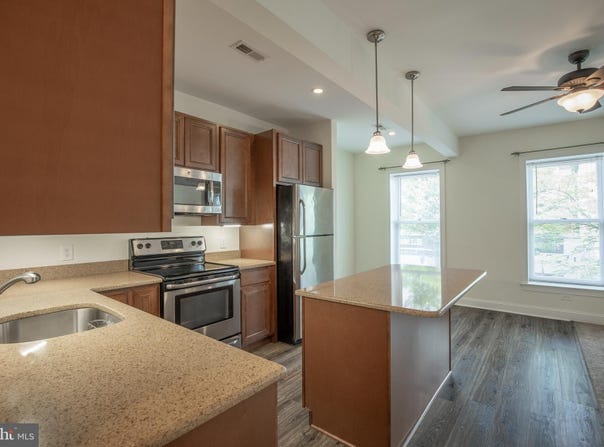 30 W STATE STREET, DOYLESTOWN, PA 18901