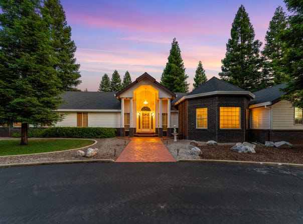 15947 Butterfield Lane, Anderson, CA 96007
