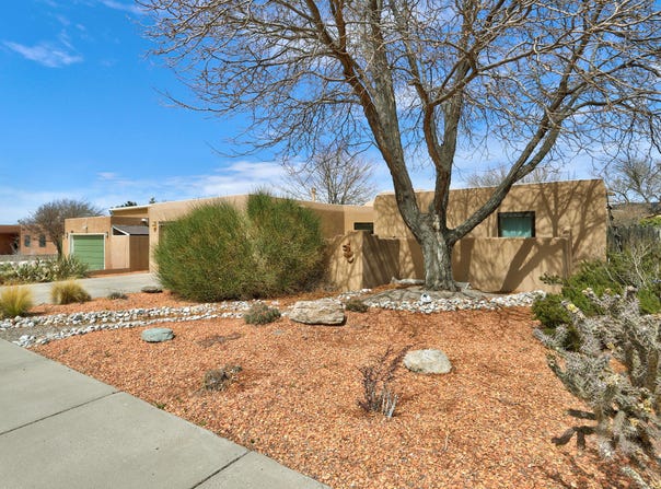4917 COLLEGE HEIGHTS Drive NW, Albuquerque, NM 87120