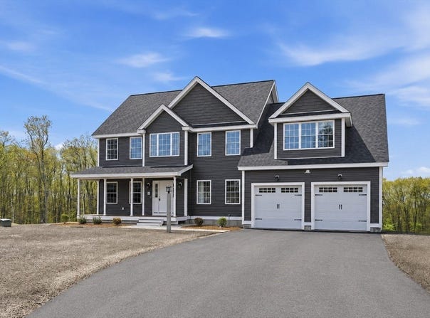 52 Daniel Rd, Derry, NH 03038