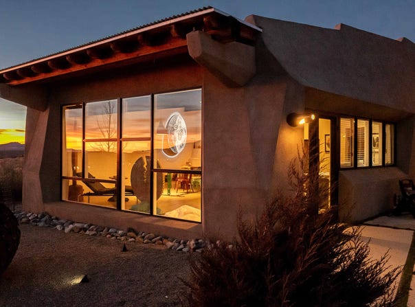 1 San Pasqual Ln, Ranchos de Taos, NM 87557