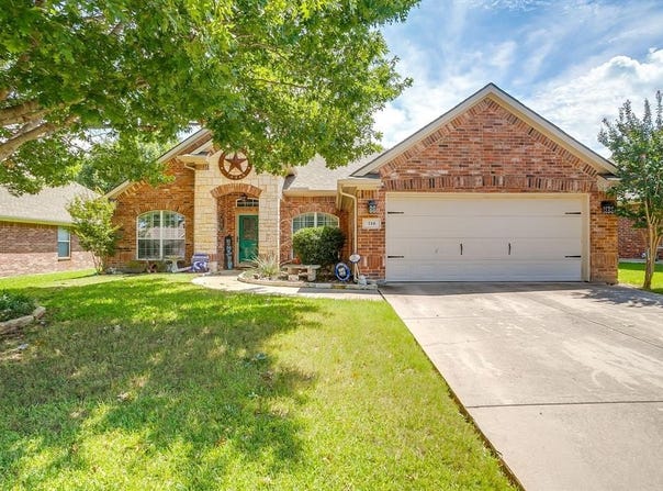 716 Yaupon Court, Burleson, TX 76028