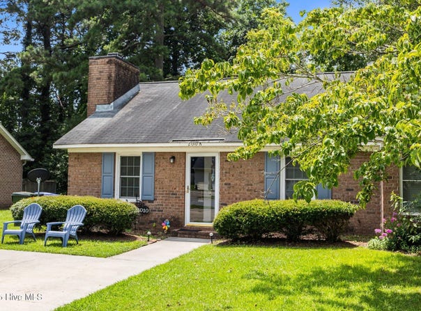 2010 Shadowood Court, Greenville, NC 27858