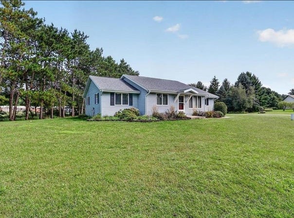 W516 Cozee Lane, Brodhead, WI 53520