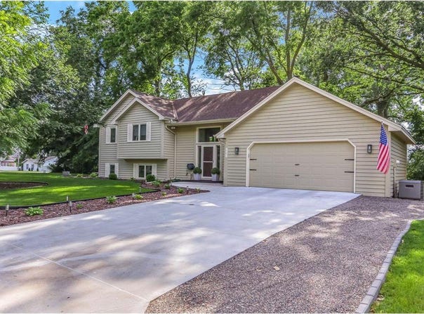 2583 Lost Lake Road, Mound, MN 55364