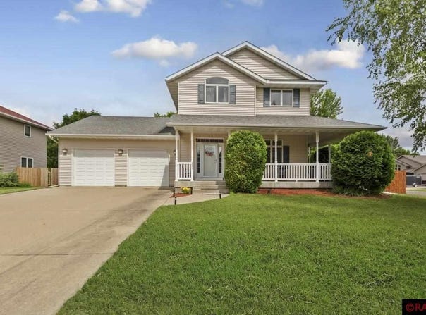 231 Woodhaven Lane, Mankato, MN 56011
