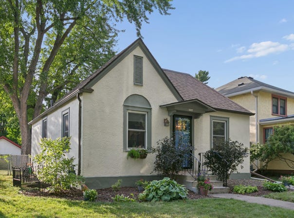 2834 Arthur Street NE, Minneapolis, MN 55418