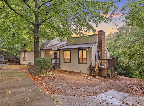 3041 Green Hill Dr, Salem, VA 24153