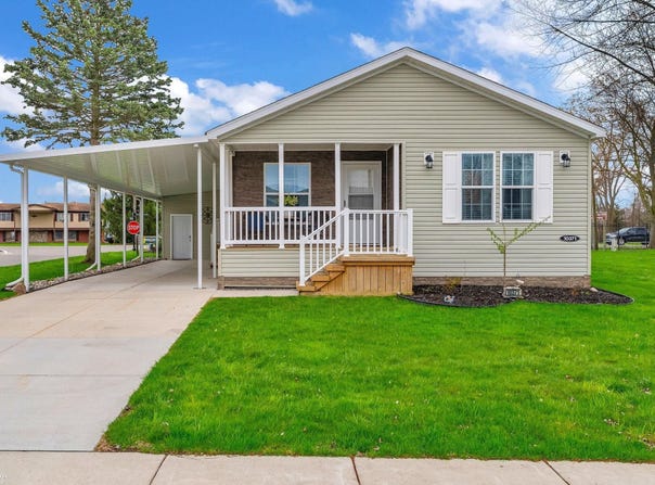 10371 Riveria, Ira, MI 48023