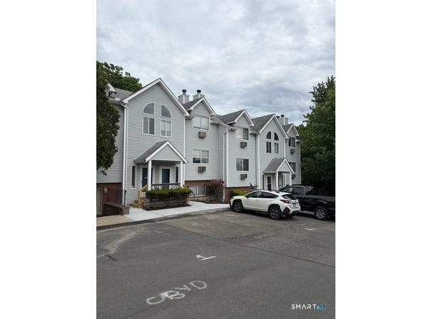925 Oronoke Road, Waterbury, CT 06708
