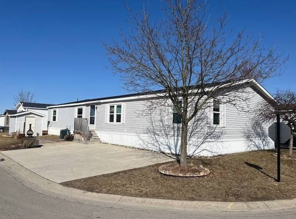 32561 Barbara St, New Haven, MI 48048