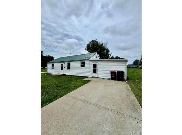 320 W Elm Street Street, Palmyra, MO 63461