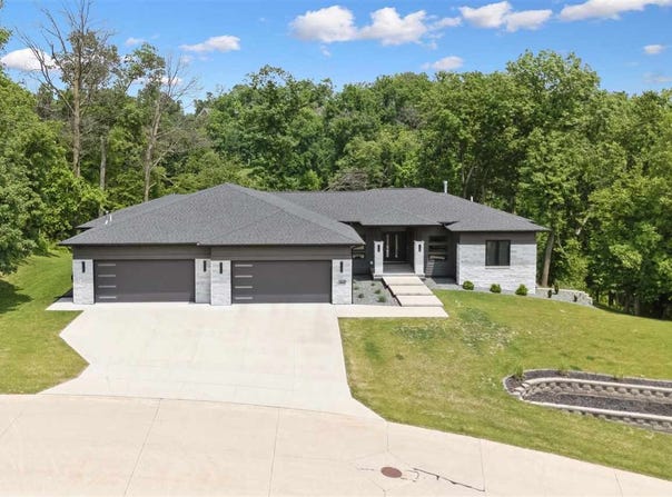 1509 SE Aspen Circle, CedarRapids, IA 52403