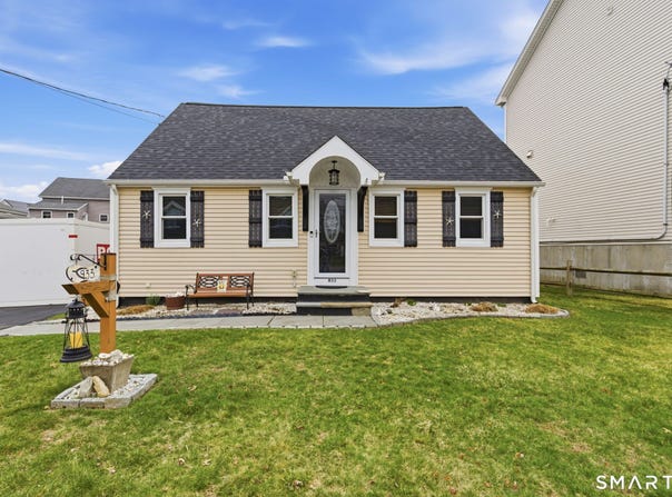 933 E Broadway, Milford, CT 06460