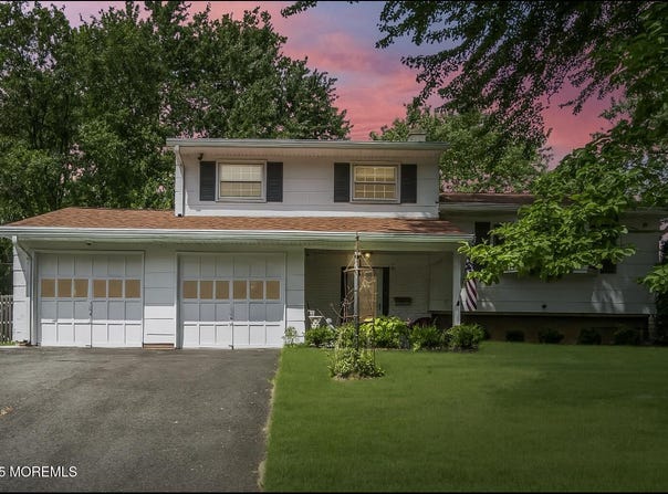 22 Colonial Drive, Matawan, NJ 07747