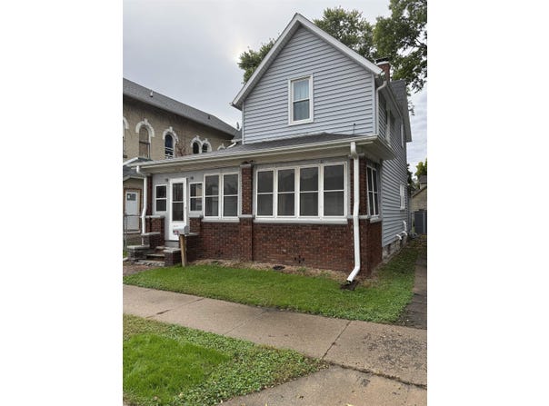 606 W 3rd Street, DIXON, IL 61021