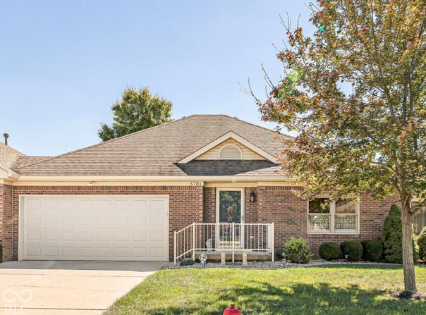5701 Kensington Way N, Plainfield, IN 46168