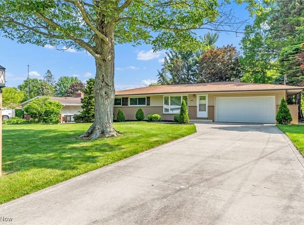 7689 Alan Parkway, Middleburg Heights, OH 44130