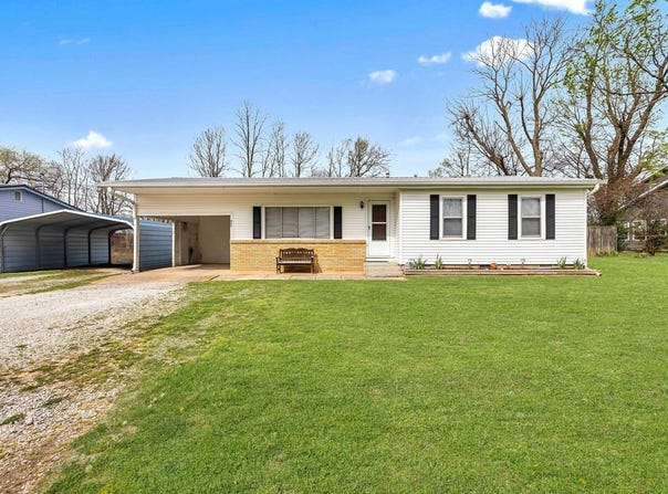 311 S Curtis Avenue, Pea Ridge, AR 72751