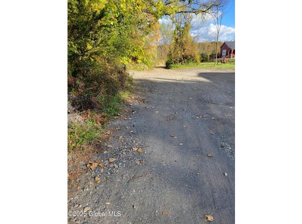 7 Landor Lane, Colonie, NY 12047