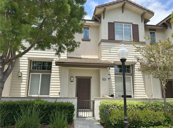 2252 Schlaepfer, Fullerton, CA 92833
