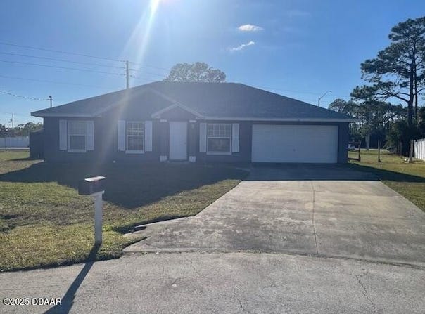 14 Random Place, Palm Coast, FL 32164