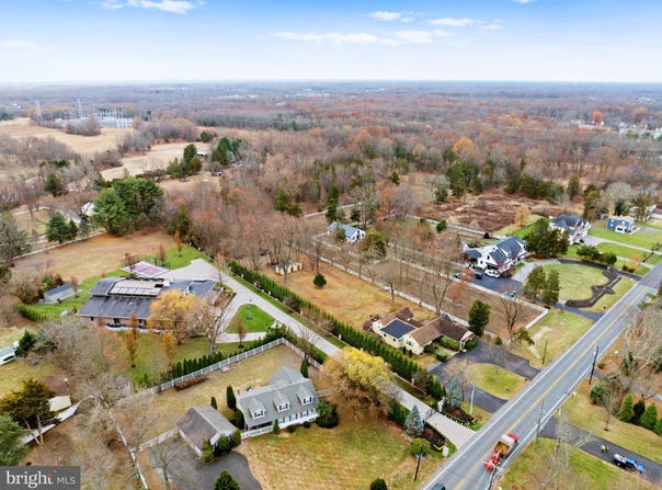 7 ELMWOOD ROAD, MOUNT LAUREL, NJ 08054