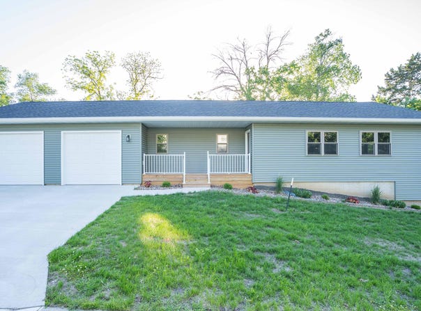 201 N 10th Street, Guthrie Center, IA 50115