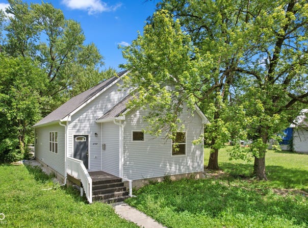 2709 Station Street, Indianapolis, IN 46218