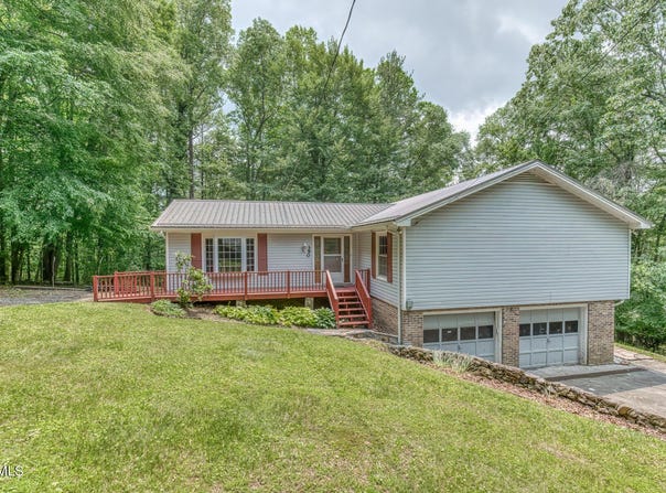 390 East Hillcrest Drive, Mountain City, TN 37683
