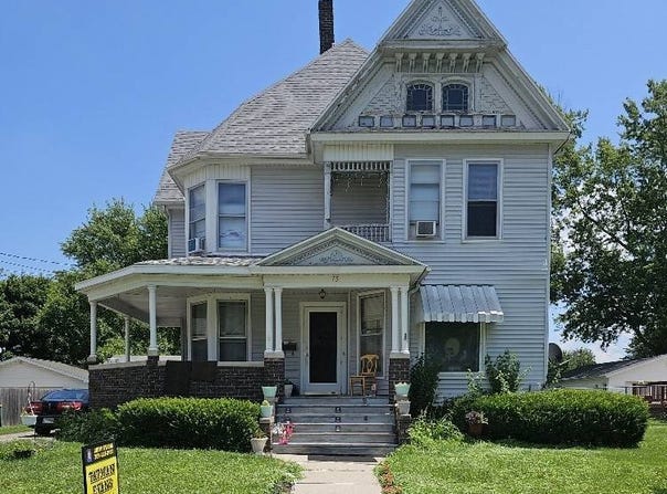 75 Division Street, Galesburg, IL 61401