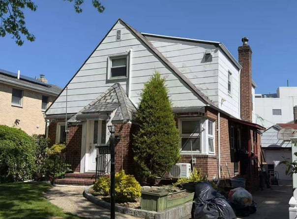 181-01 64 Ave, Fresh Meadows, NY 11365
