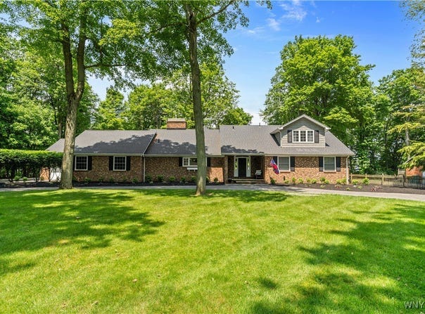 9800 Hollingson Road, Clarence, NY 14031