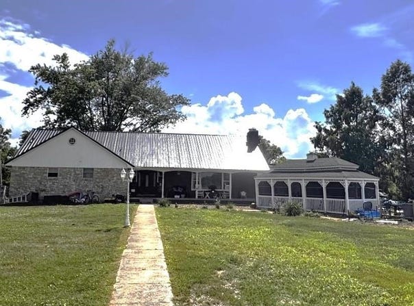2751 County Road 2, Chesapeake, OH 45619