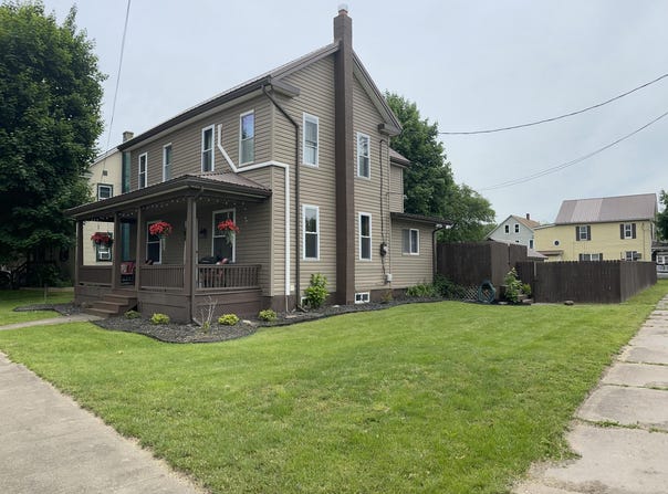 15 3RD Street, Benton, PA 17814