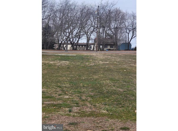 12 PHILLIP DRIVE, SALEM, NJ 08079