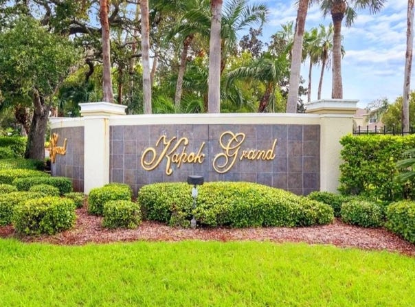 11246 KAPOK GRAND CIRCLE, MADEIRA BEACH, FL 33708