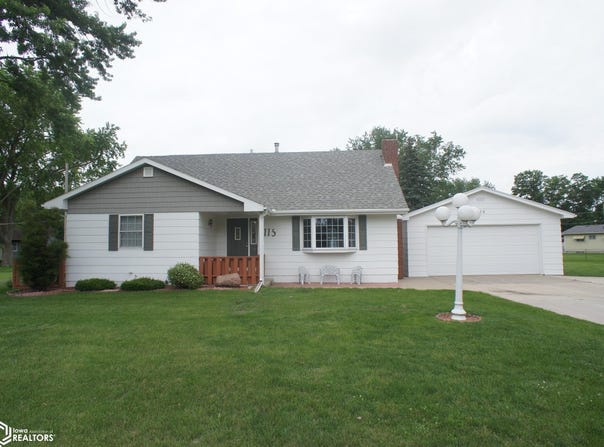 115 Parkview Drive, Webster City, IA 50595
