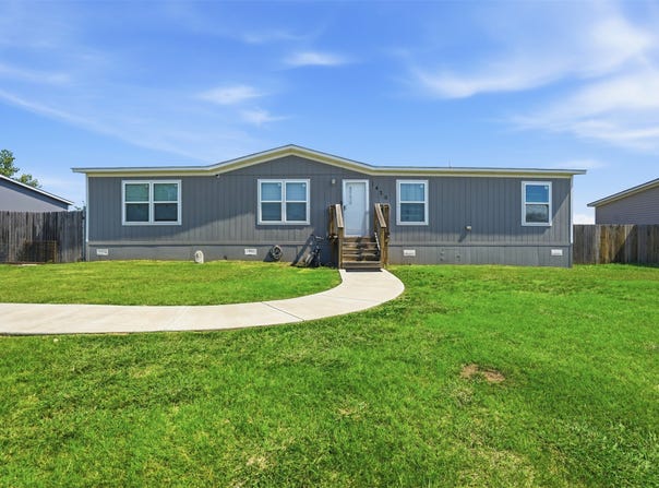1420 Smooth Stone Drive, Cleburne, TX 76033